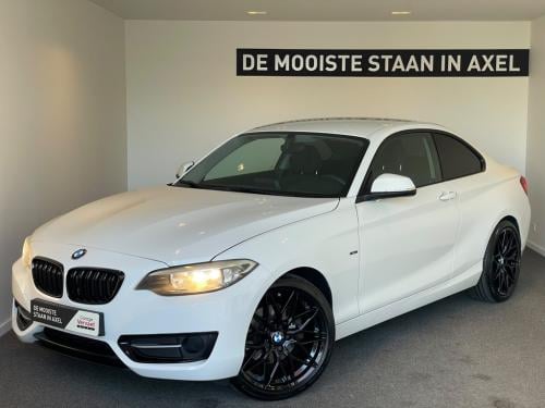 BMW 2-serie coupé 220i black pack