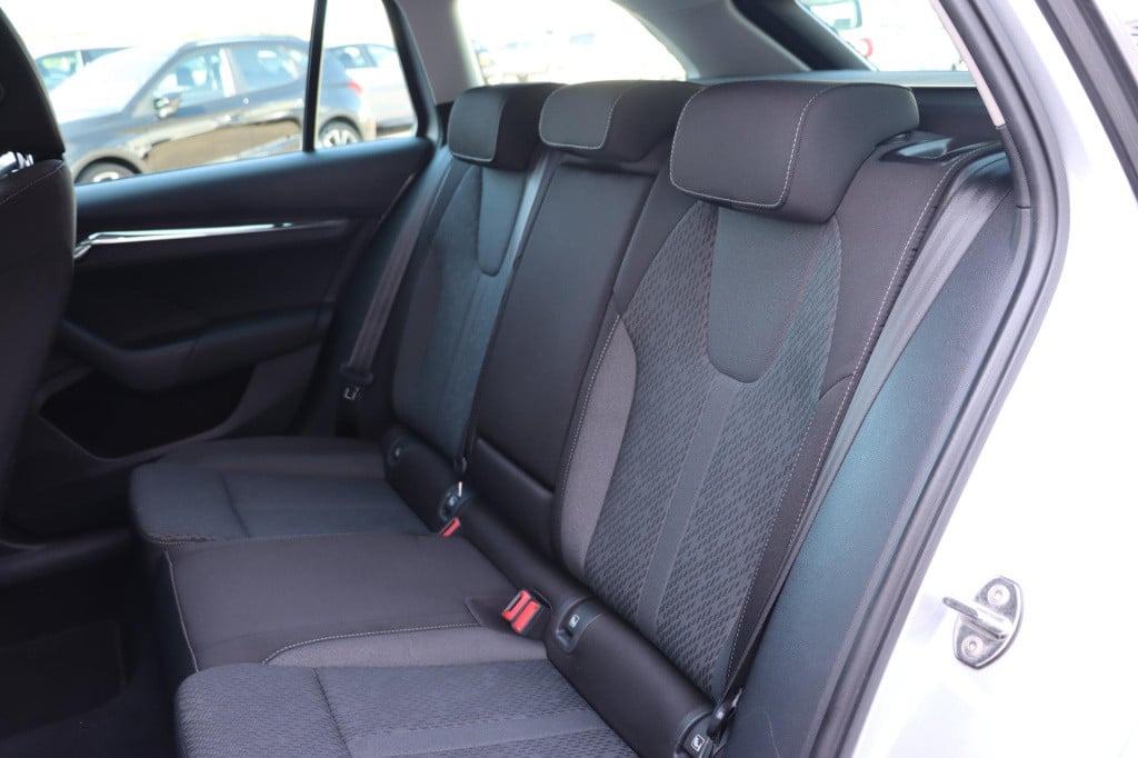 Skoda Octavia combi 1.4 tsi iv phev business edition 204pk dsg6
