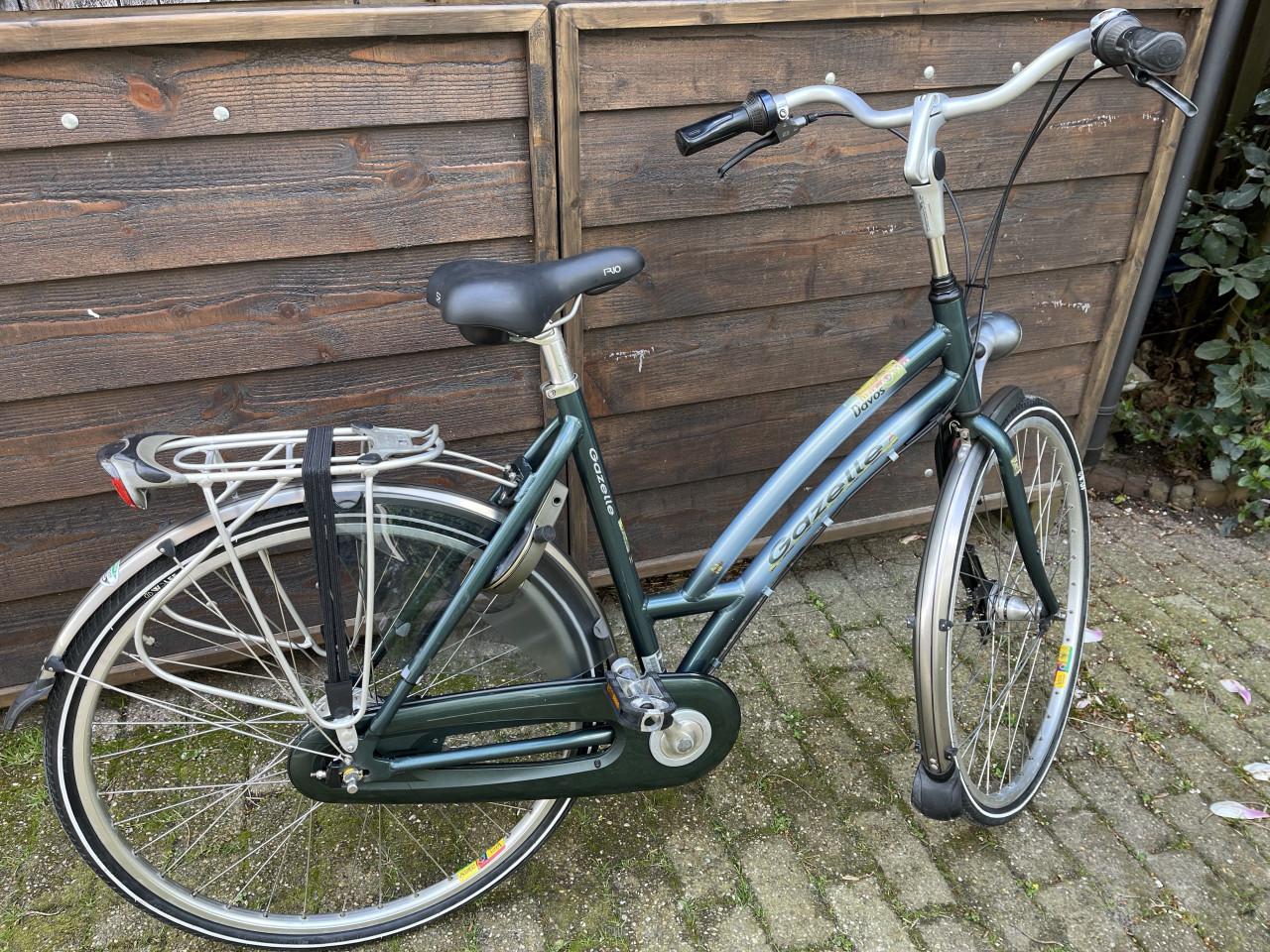 Dames fiets Gazelle met versnel, trommelremmen, verlichting enz.