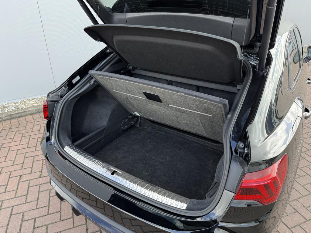 Audi Q3 sportback 35 tfsi 150pk s-edition s-line | trekhaak