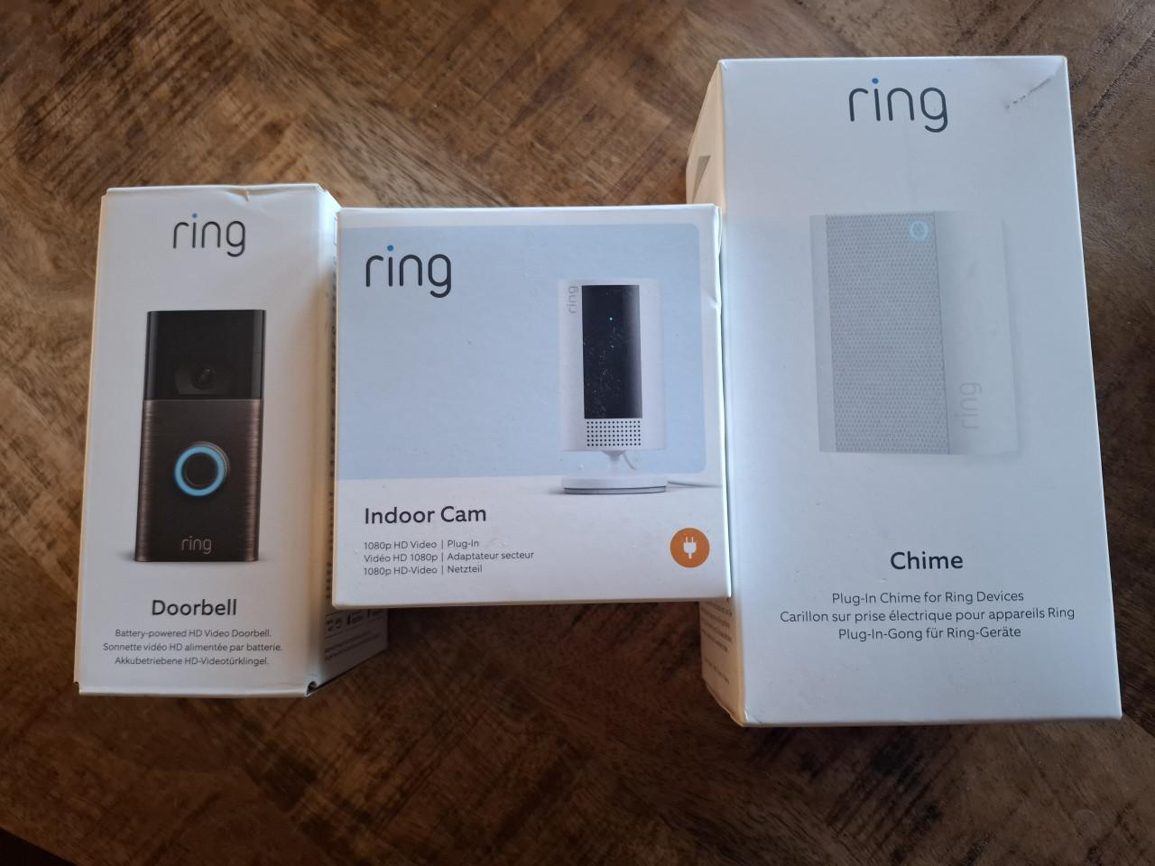Te Koop Ring Deurbel (2nd gen) + Chime (bel) + Indoor Camera.   75 €