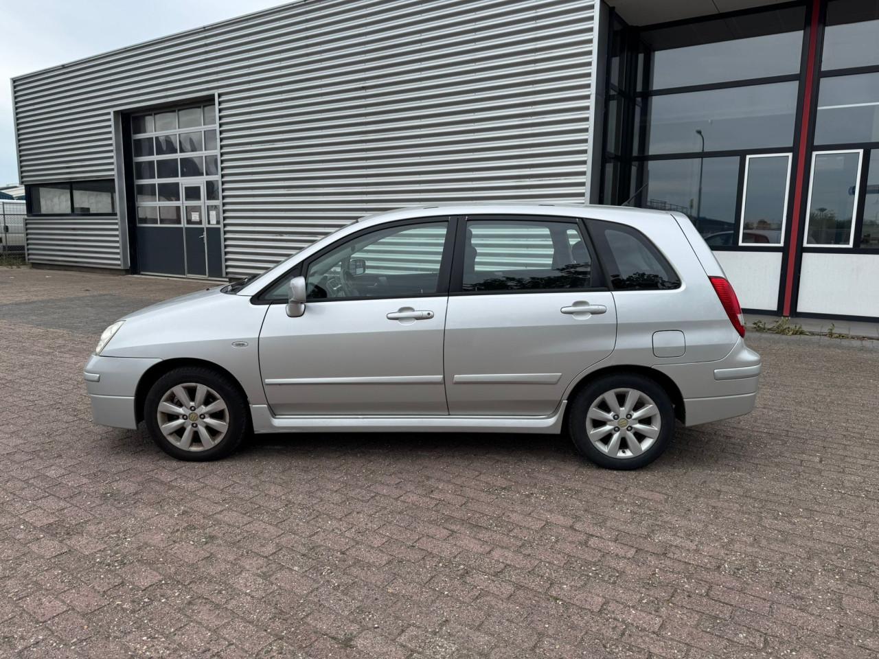 Suzuki ilana bj 2004  1400 euro