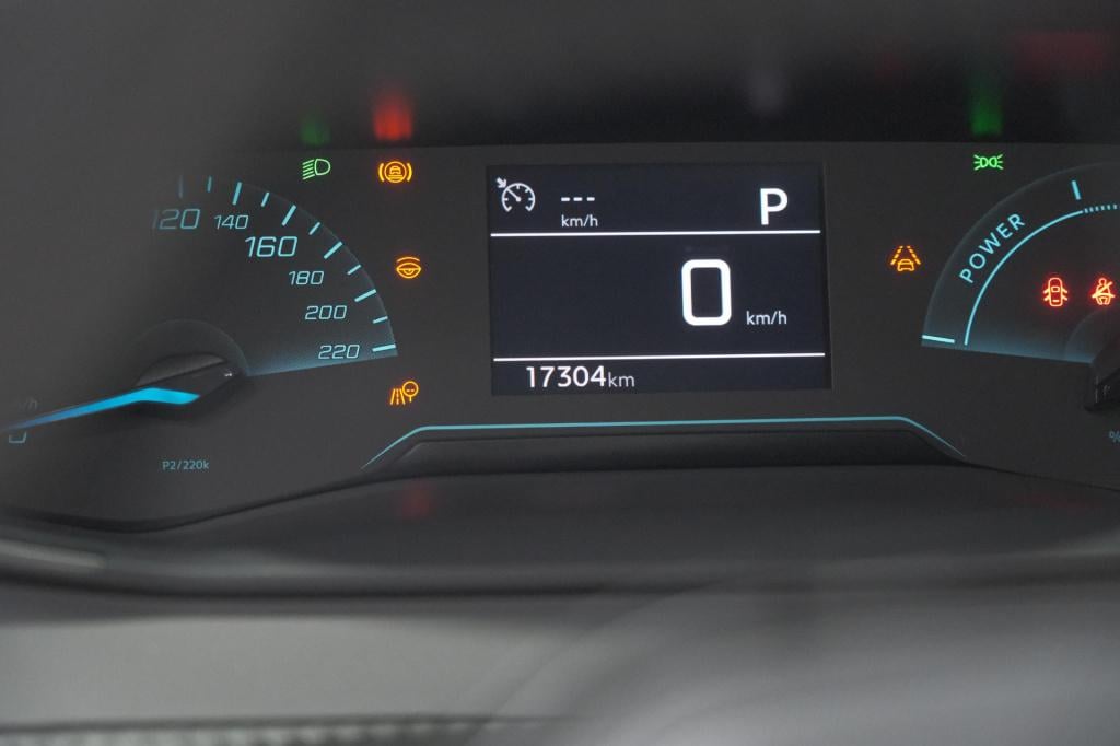 Peugeot 2008 hybrid 136 e-dcs6 style | apple carplay | parkeersensoren | cl