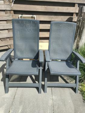 2 inklapbare tuinstoelen