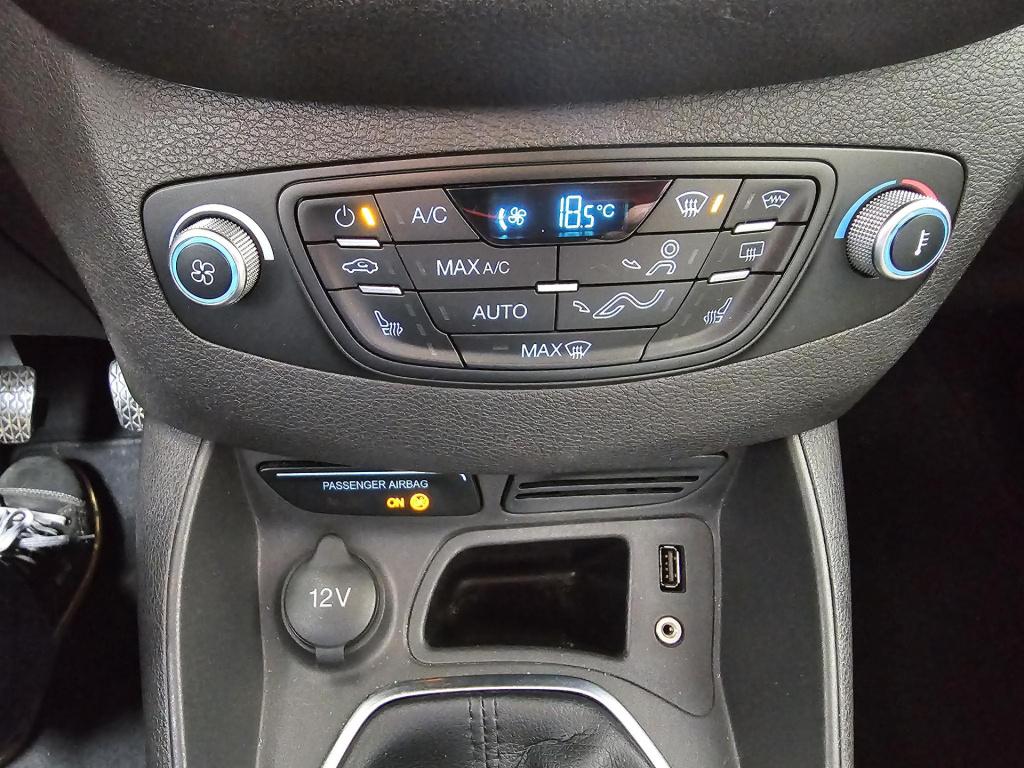 Ford Tourneo Courier 1.0 titanium