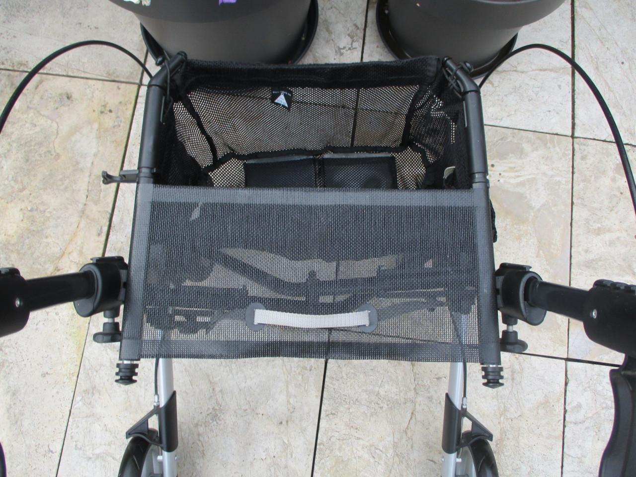 Zgan Topro Olympos  rollator met zitje rugsteun grote mand en Softwielen