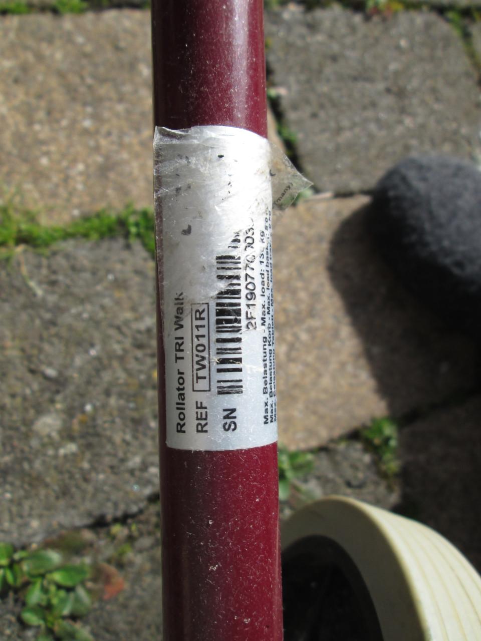 Compacte rollator met 3 wielen