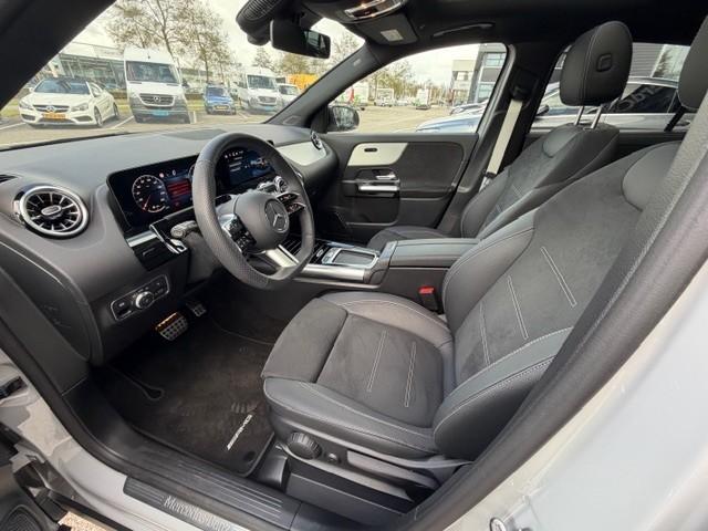 Mercedes-Benz Gla-klasse 200 business solution amg l panoramadak l mbux l m