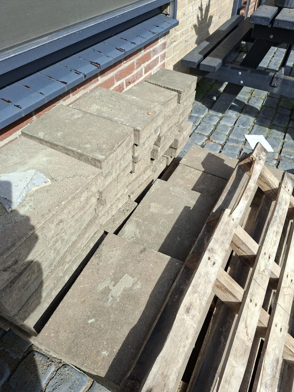 Gratis bestrating verschillende maten.