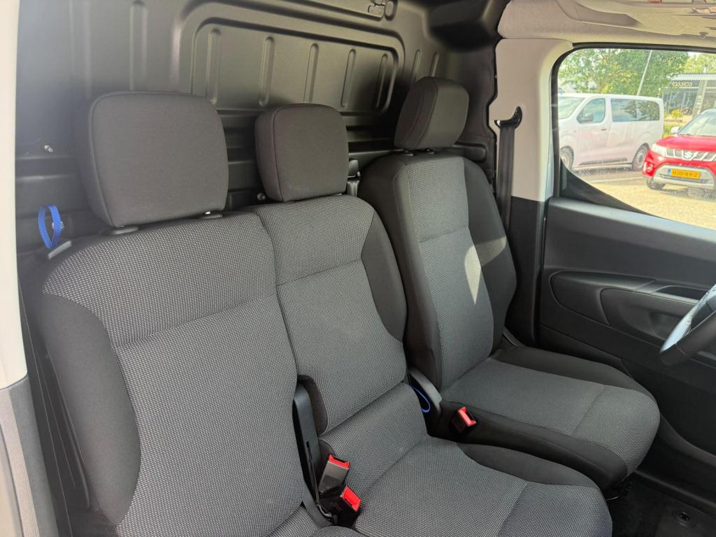 Toyota Proace city electric challenger 50 kwh