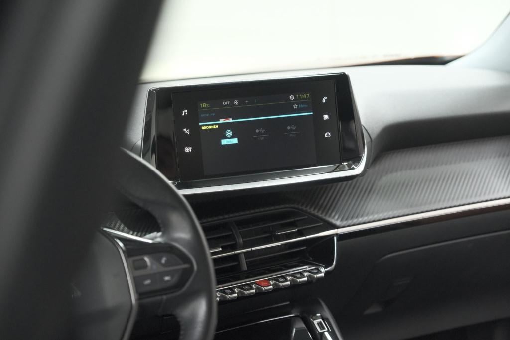 Peugeot E-2008 ev allure pack 50 kwh | 3 fase laadfunctie | parkeersensoren