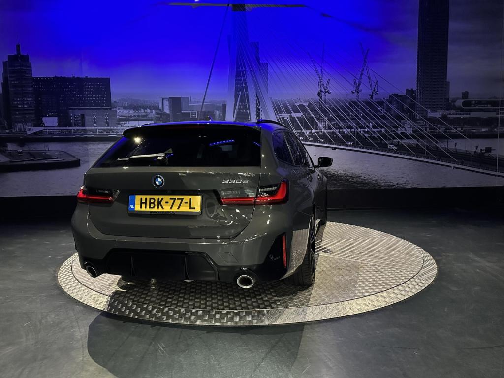 BMW 3-serie touring 330e *dravitgrau*pano*hud*trekhaak*