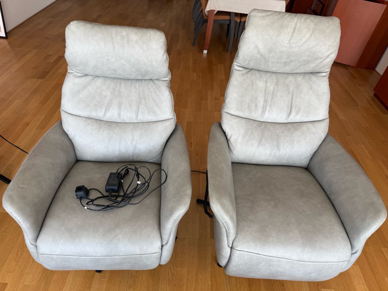 Senioren 2-zits bank met elektrische stoel en sta-op-stoel met verwarming