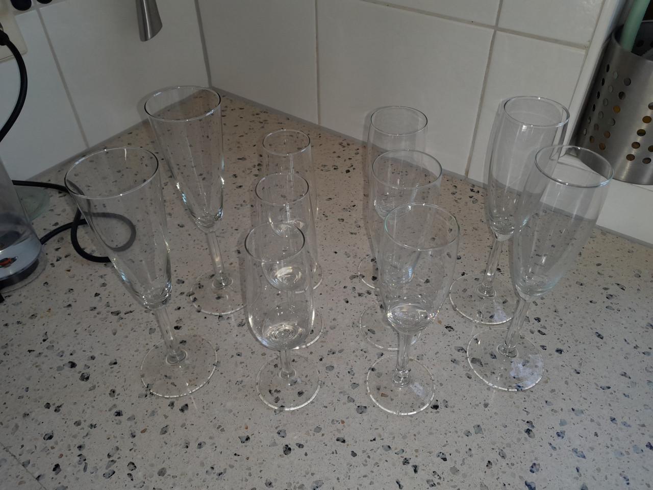 Gratis af te halen in Vlissingen; 10 Champagne glazen