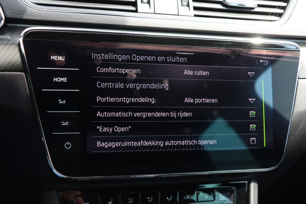Skoda Superb combi 1.4 tsi iv sportline 218pk dsg6