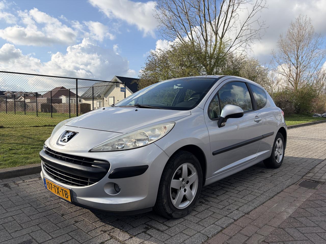 Peugeot 207 1.4-16V Color-line AIRCO NAP LOGISCH 134DKM