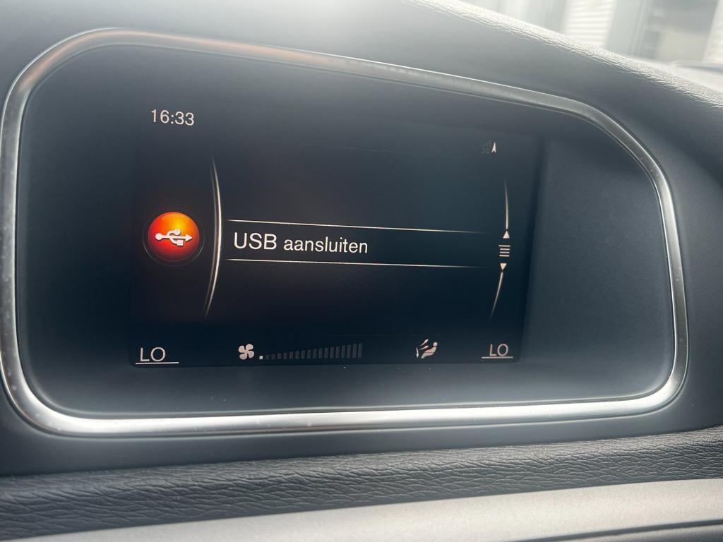 Volvo V40 2.0 t2 momentum, navi, afn. trekhaak enz...