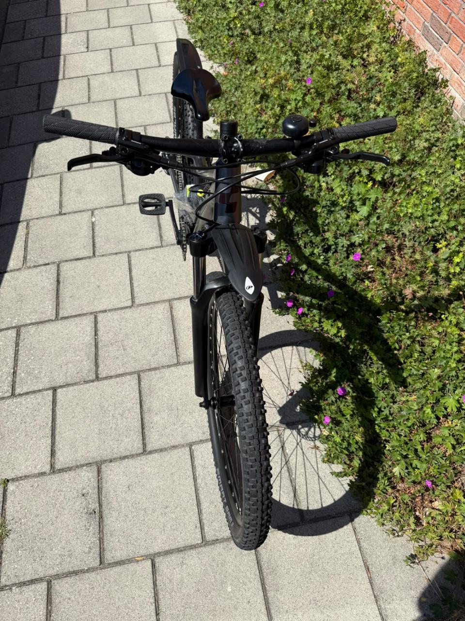 CUBE | ACCESS WS | 27.5 INCH | FRAME 34 CM | 2X8 V | NETTE STAAT!