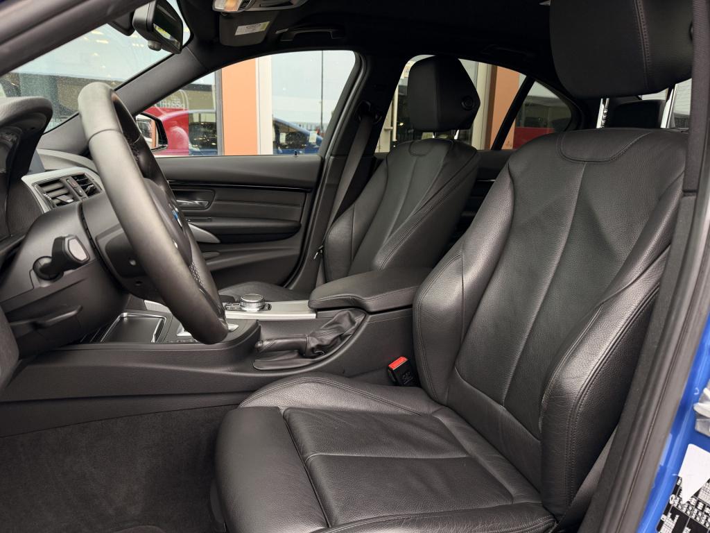 BMW 3-serie 320i m-sport | cruise | stoelverwarming | navi | leder | led |