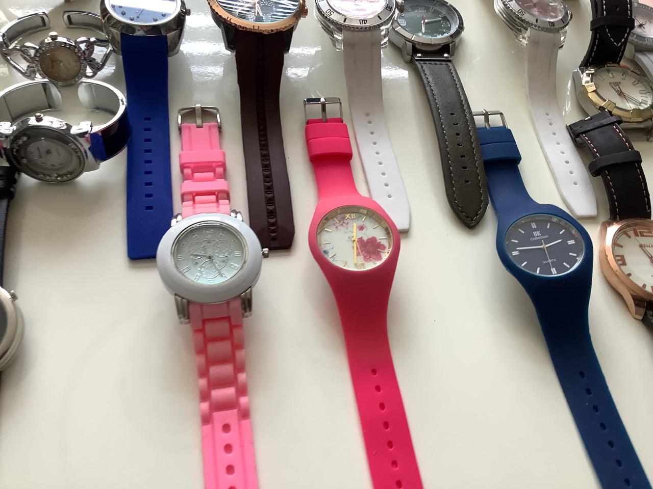Partij nieuwe horloges met mankementen. ( partij 80)