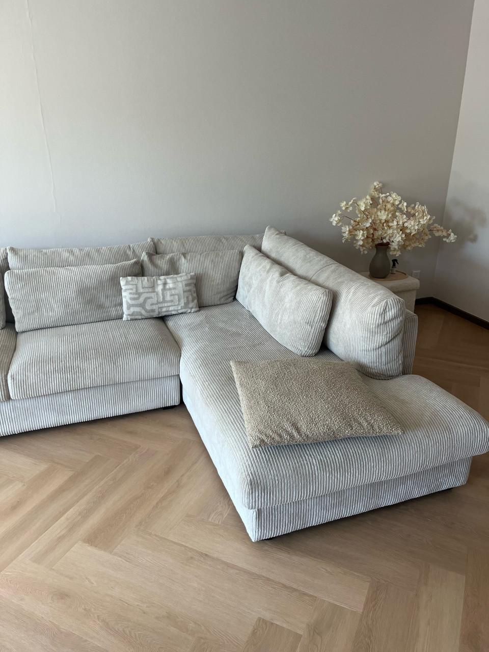 Beige Hoekbank met Ottomaan - 270x227 cm - Huisdiervrij