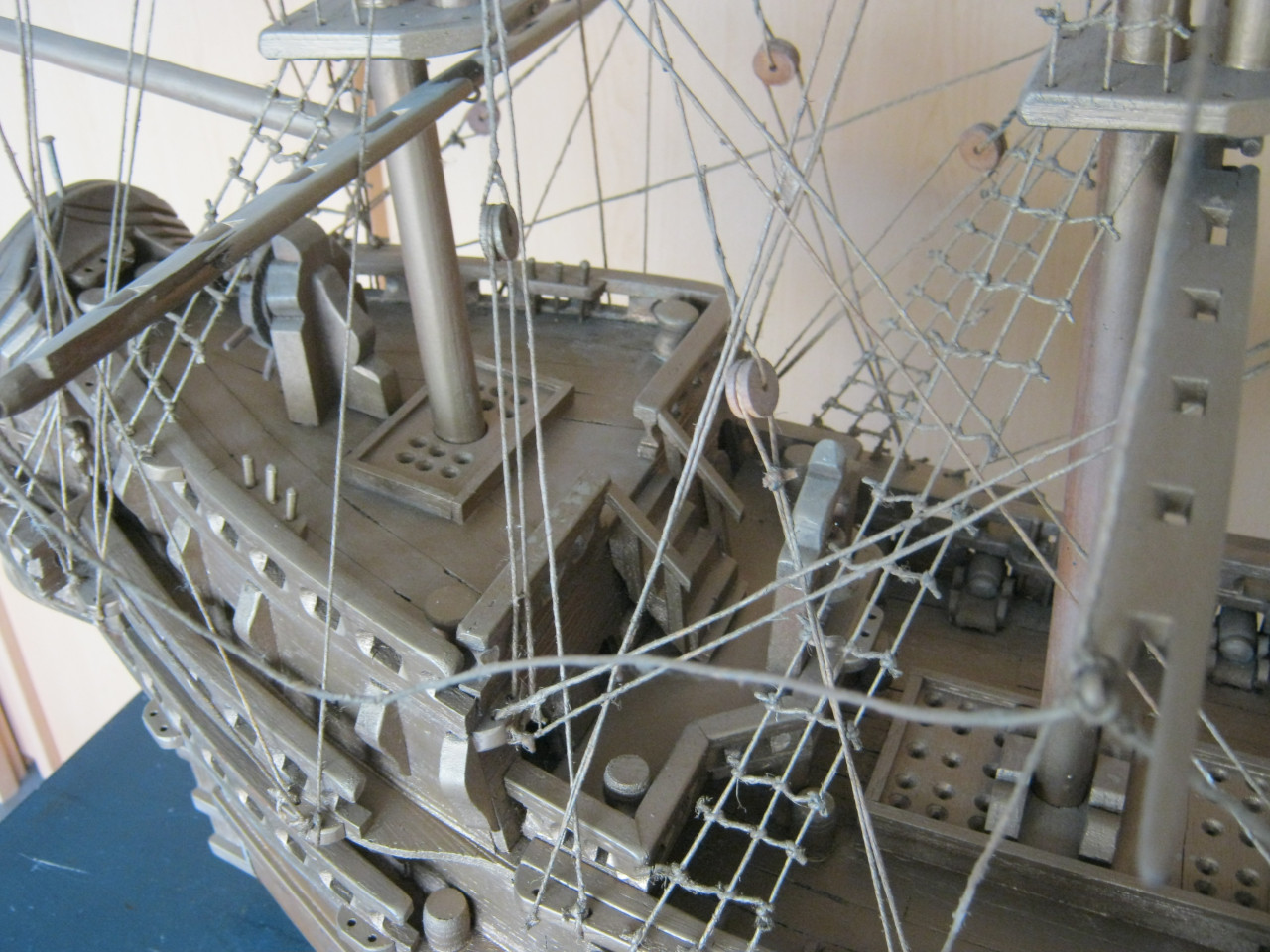 Volledig houten schip.