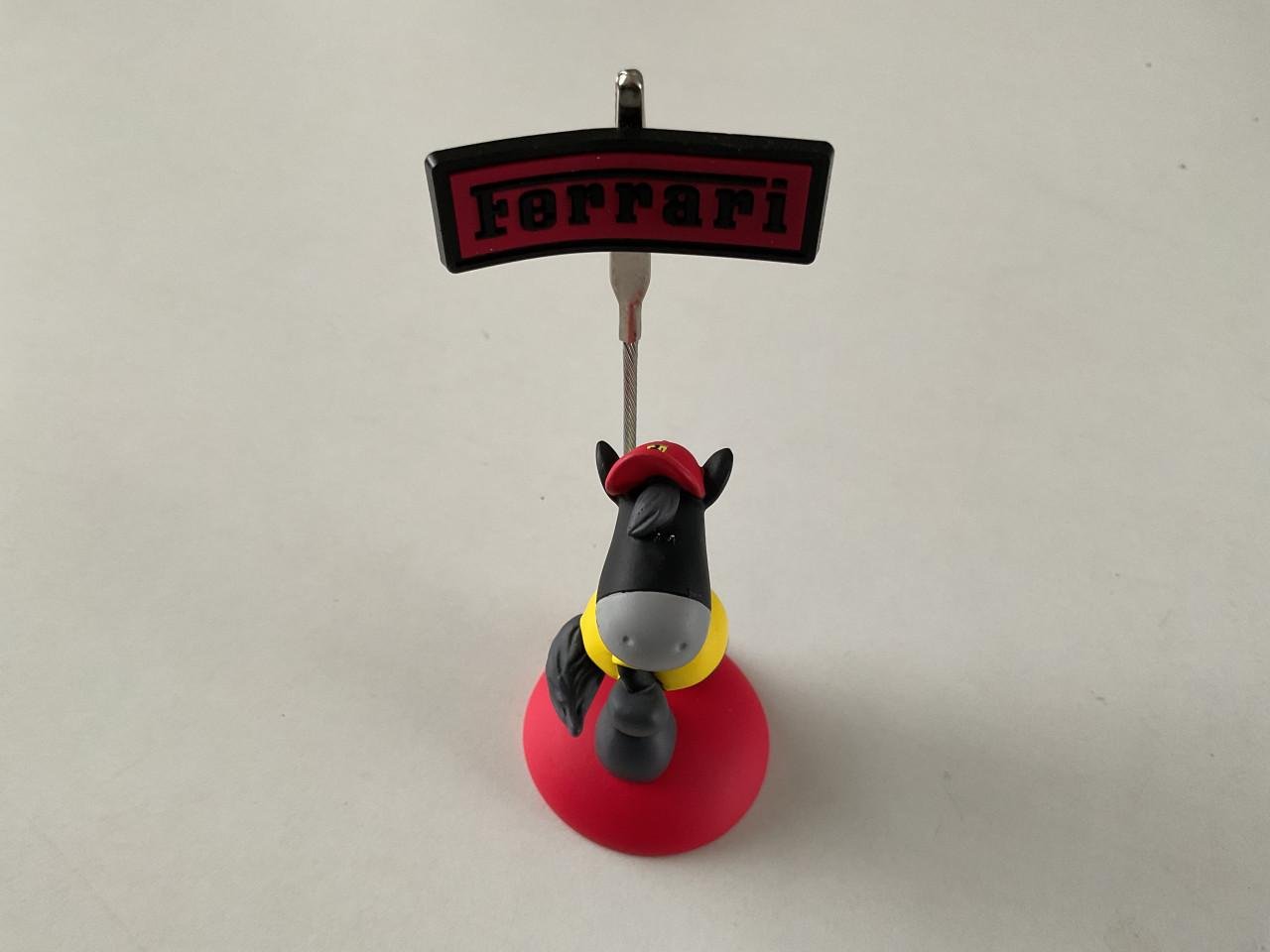 Ferrari paardje.      Beeldje.         Nieuw in doosje.