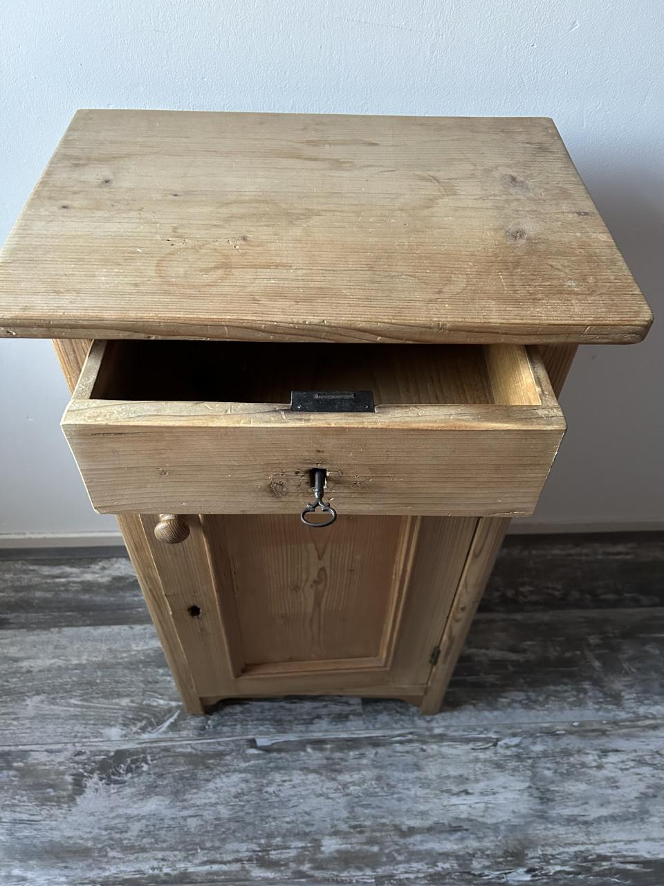 Oud Grenen (nacht) kastje.