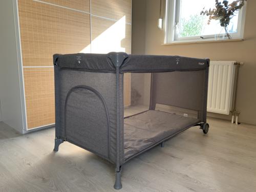Prenatal Campingbed met verhoger