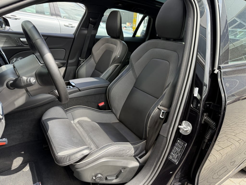 Volvo V60 t6 398pk recharge plus dark| panodak| adap.cruise| trekhaak| cam