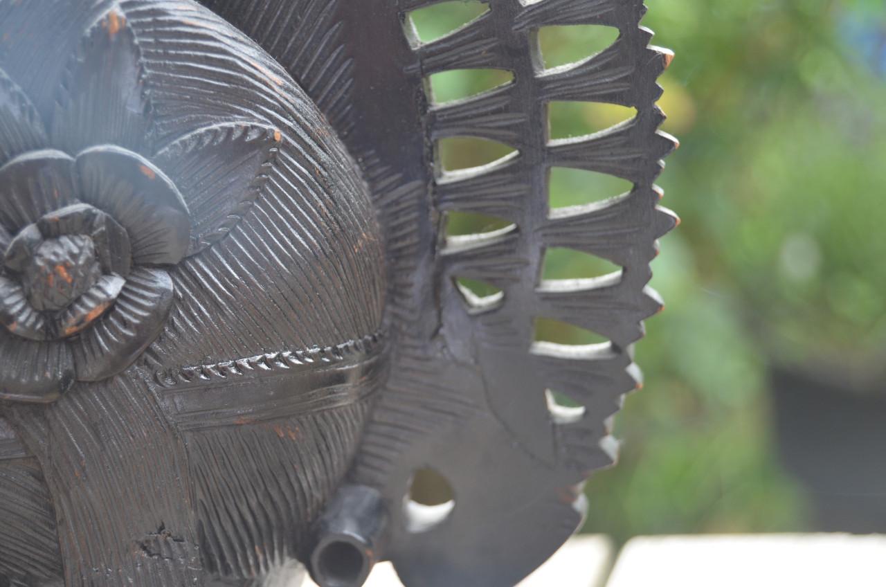 2 Balinese beelden 'hem en haar'.