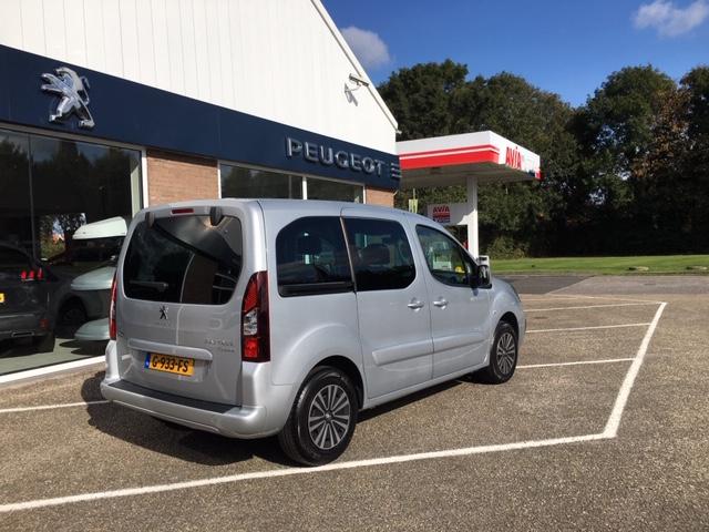 Peugeot Partner tepee 1.2 110pk active | trekhaak | apple carplay | airco |