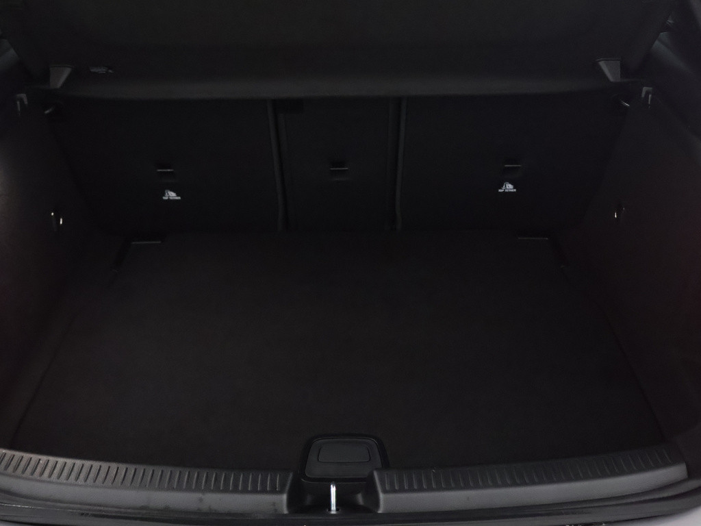 Mercedes-Benz A-Klasse 180 business solution amg | panoramadak | sfeerverli