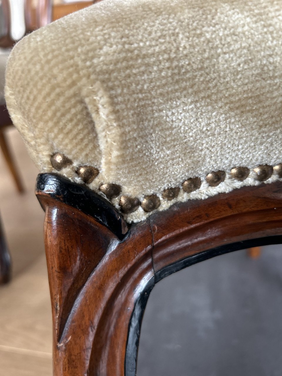 Eetkamerstoelen met ronde ‘koffietafel’