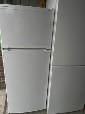 Siemens Koelkast met vriezer 140x56x60 cm. HBD.