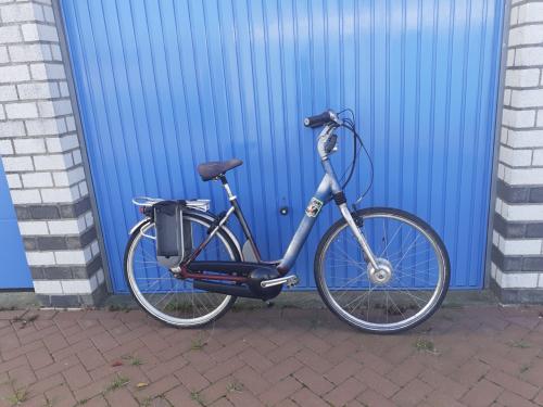 GEVRAAGD Elektrische -fiets GIANT -Twist mag met DEFECT