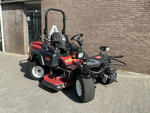 Toro 360 diesel 4WD en 4wiel besturing grote professionele zitmaaier diesel