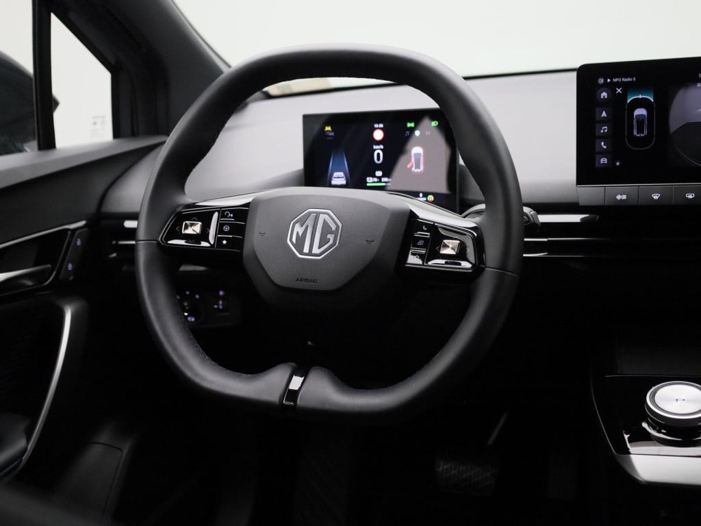 MG Mg4 64 kwh luxury