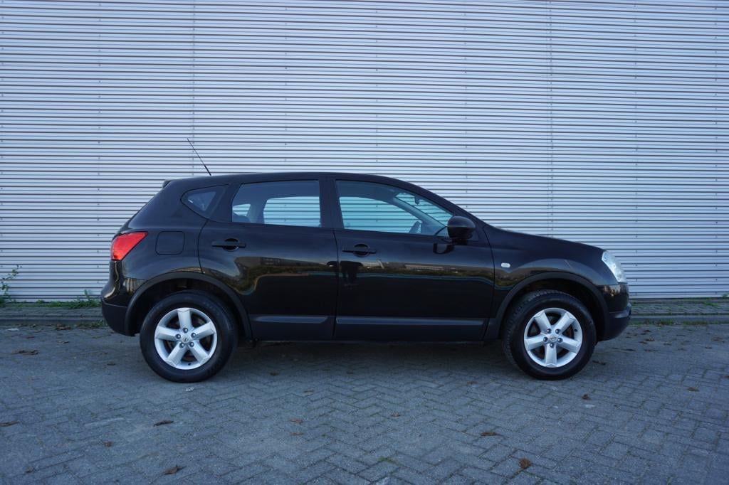 Nissan Qashqai 1.6 visia airco / cruise / elektr. ramen / trekhaak / lm vel