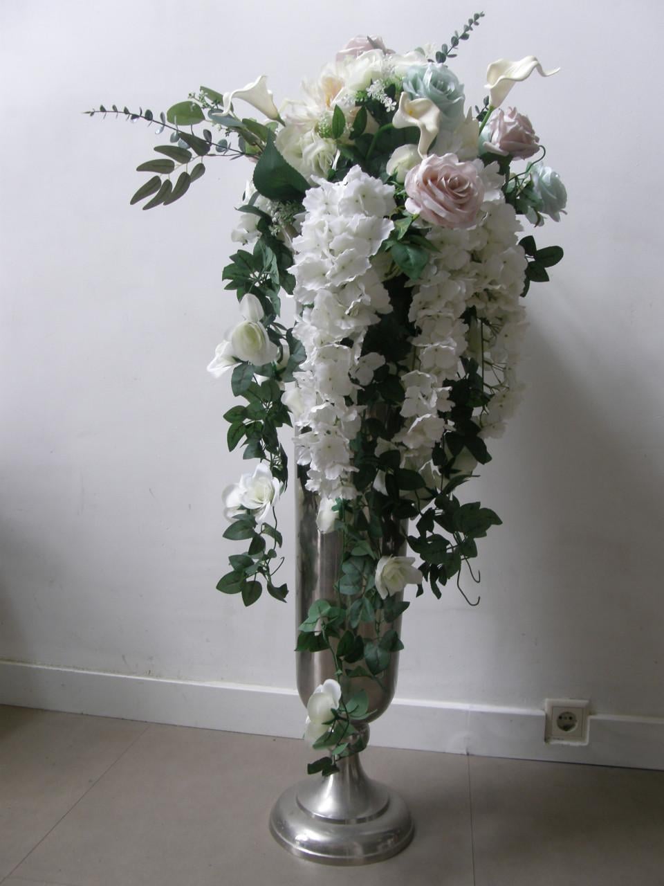 2 Vazen met kunstbloemen