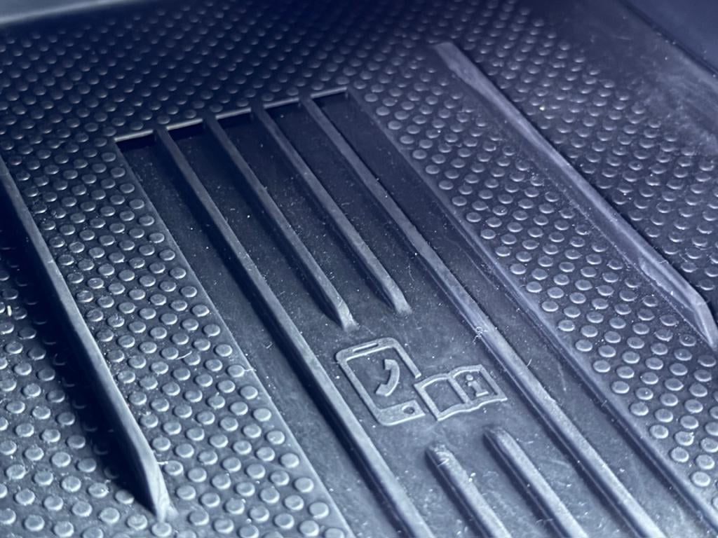 Volkswagen T-cross 1.5 tsi 150pk dsg r-line | camera | trekhaak | navi | iq