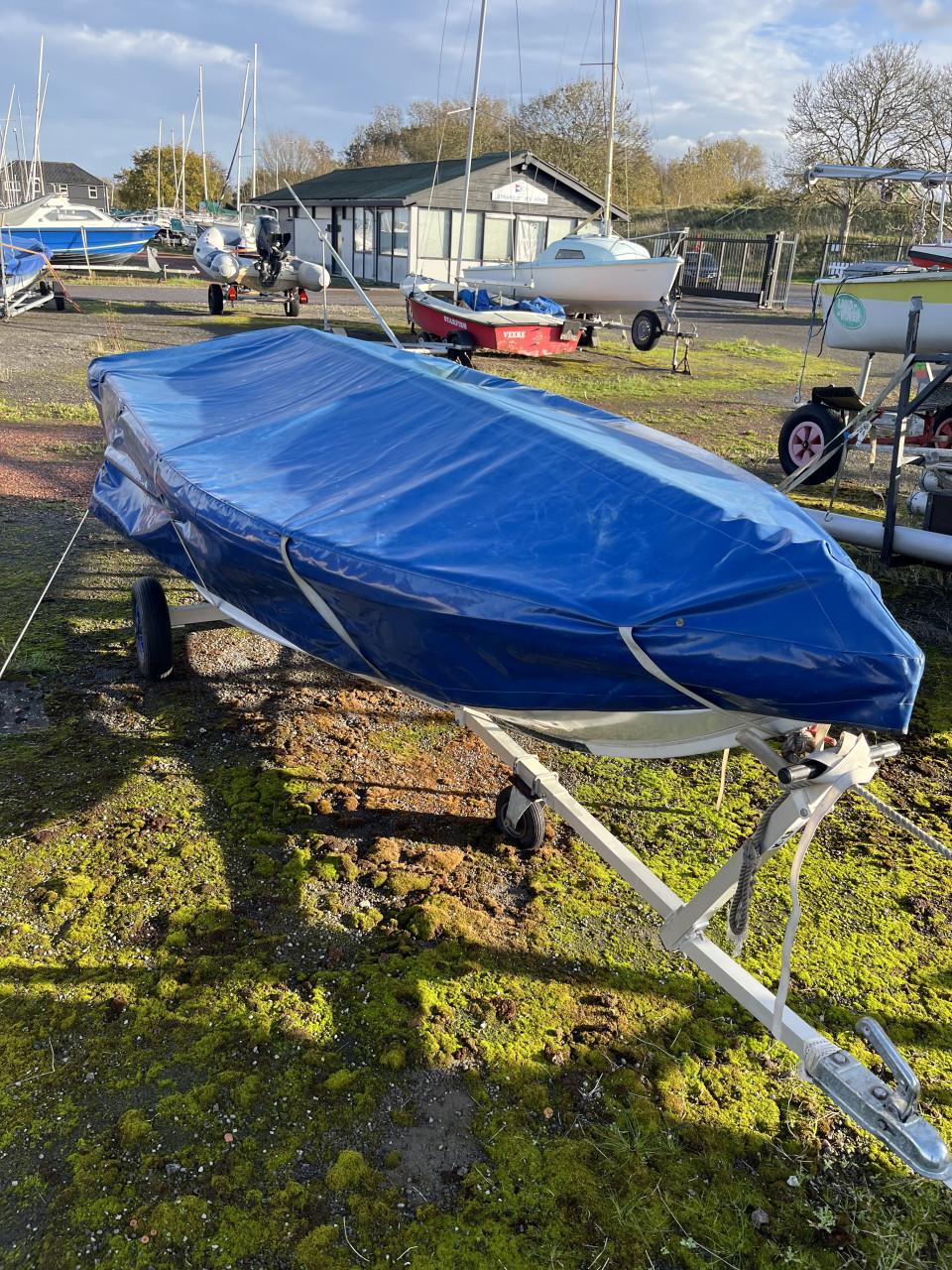 Aluminium boot (V-romp)