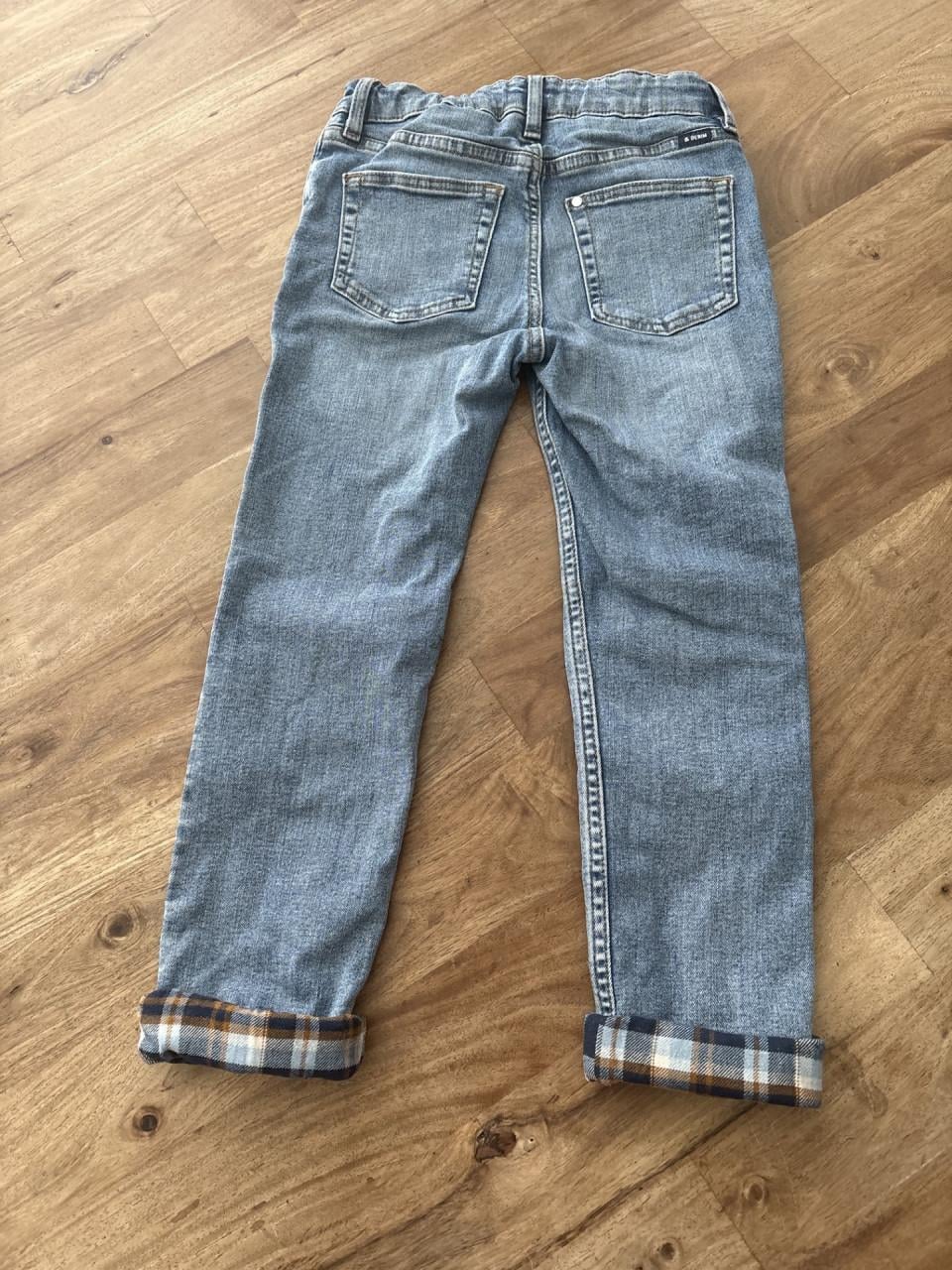 Broek maat 128.