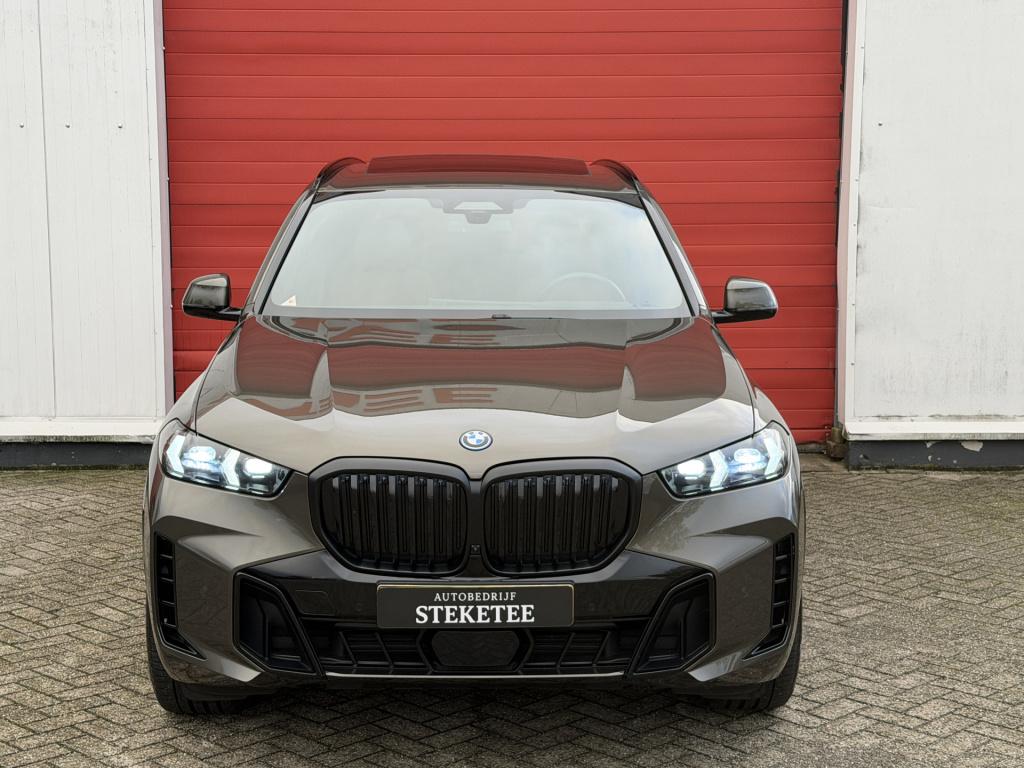 BMW X5 xdrive50e m-sport | pano | luchtvering | elek. trekhaak | rijklaar i