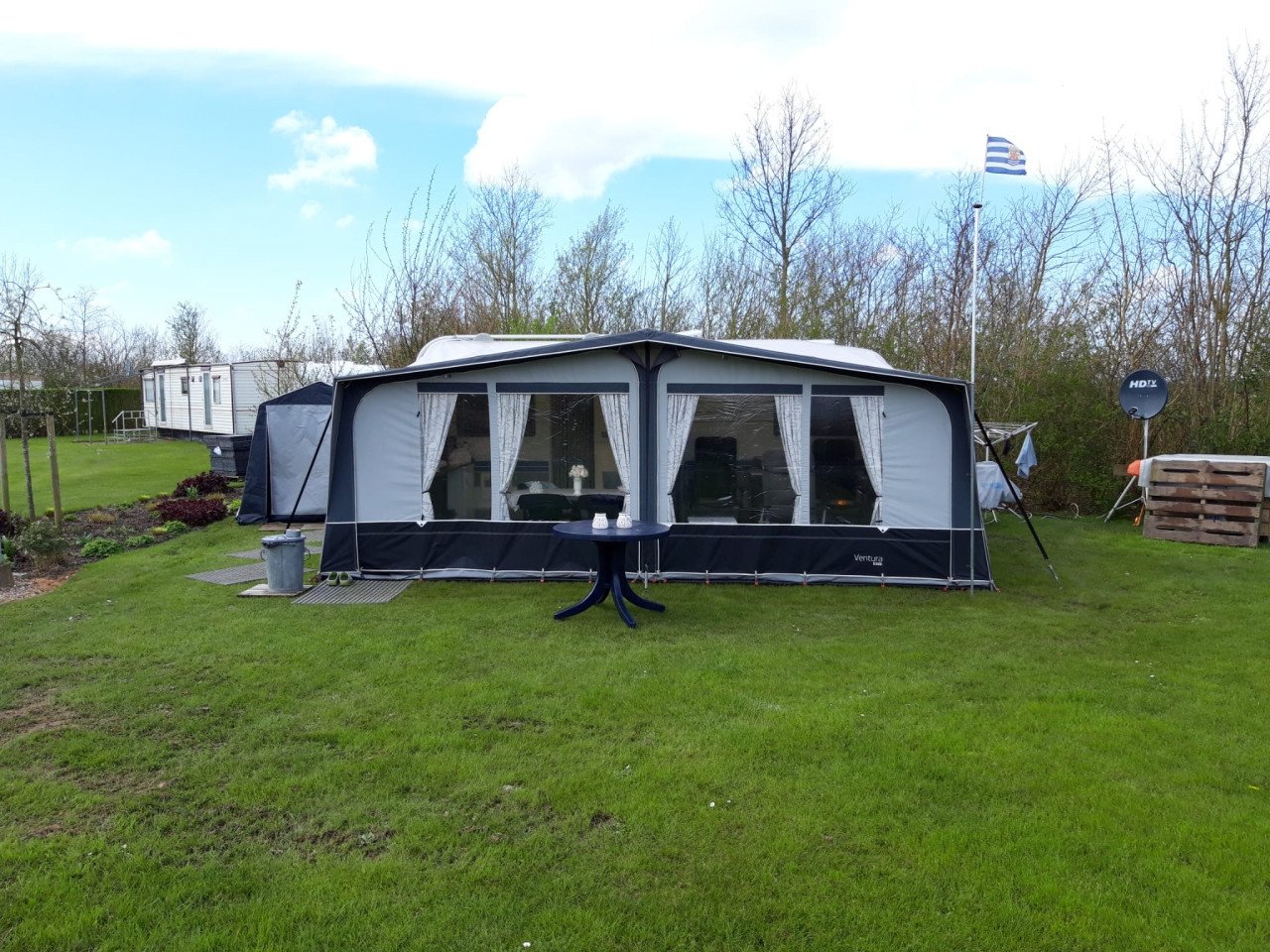 Caravan met voortent