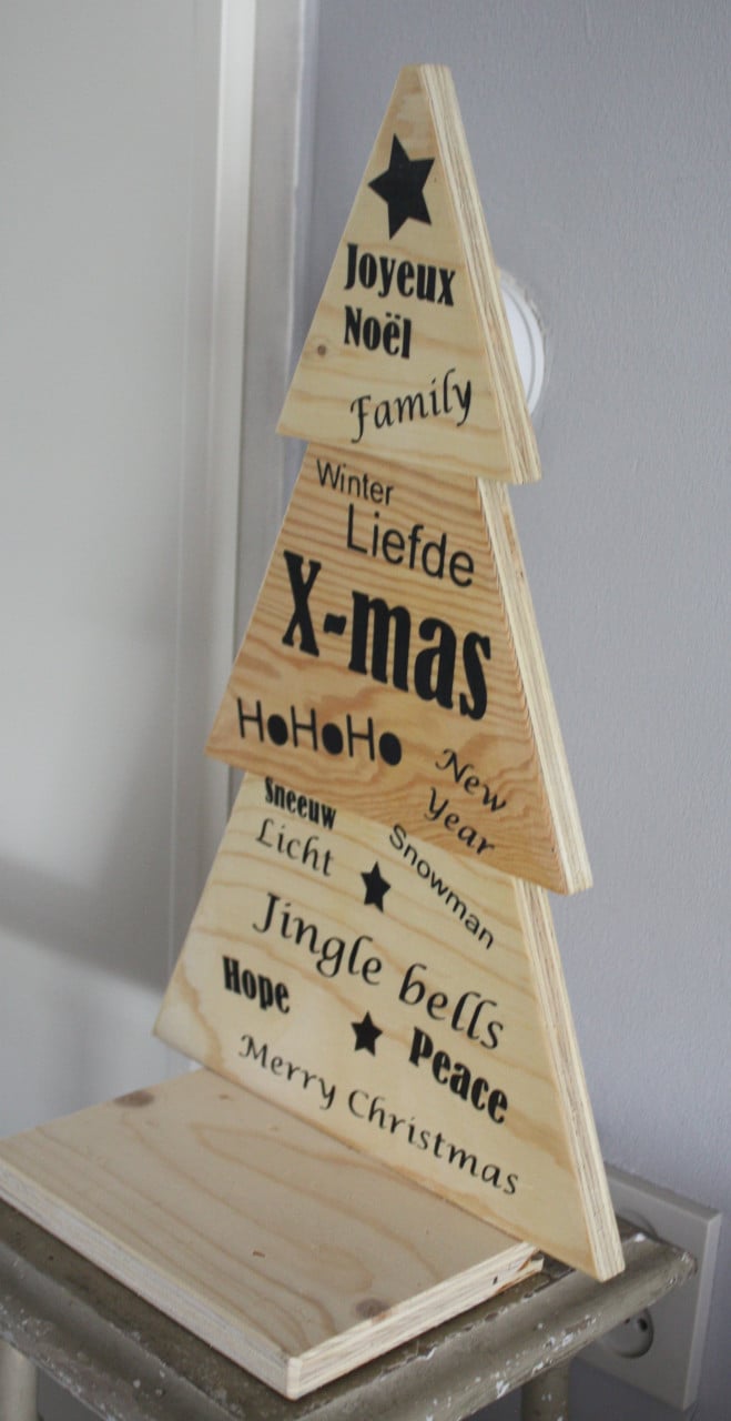 Houten kerstbaam met tekst decoratie