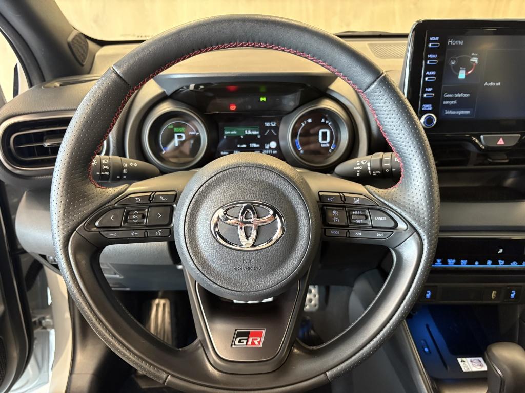 Toyota Yaris 1.5 hybrid gr sport| head-up| stoel.verw| adap.cruise| camera