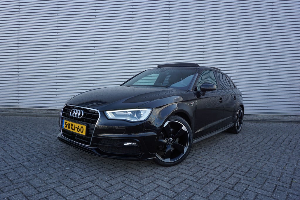 Audi A3 sportback 1.4 tfsi ambition pro line s airco / navi / cruise / pano