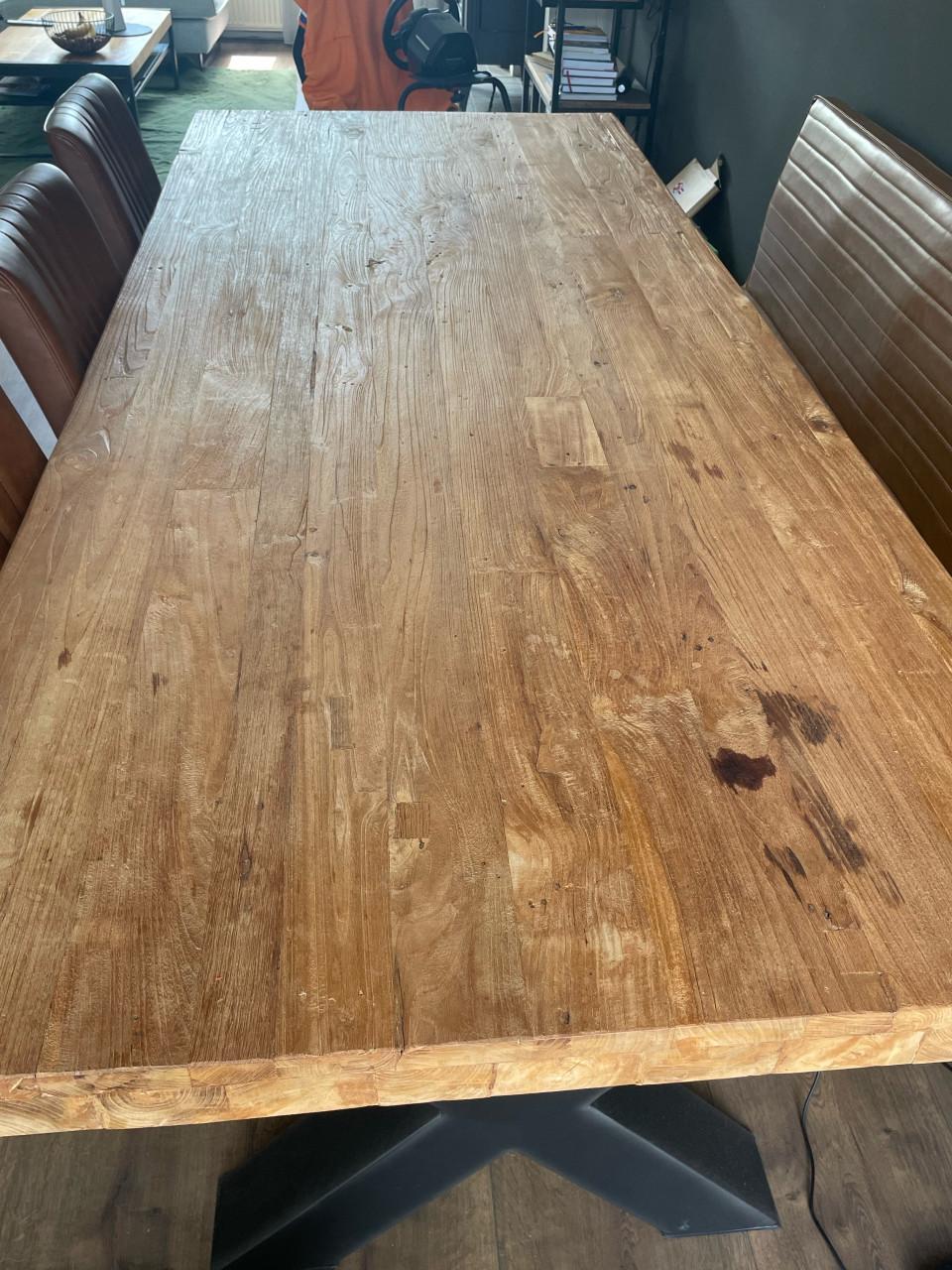Eettafel + stoelen + eetbank