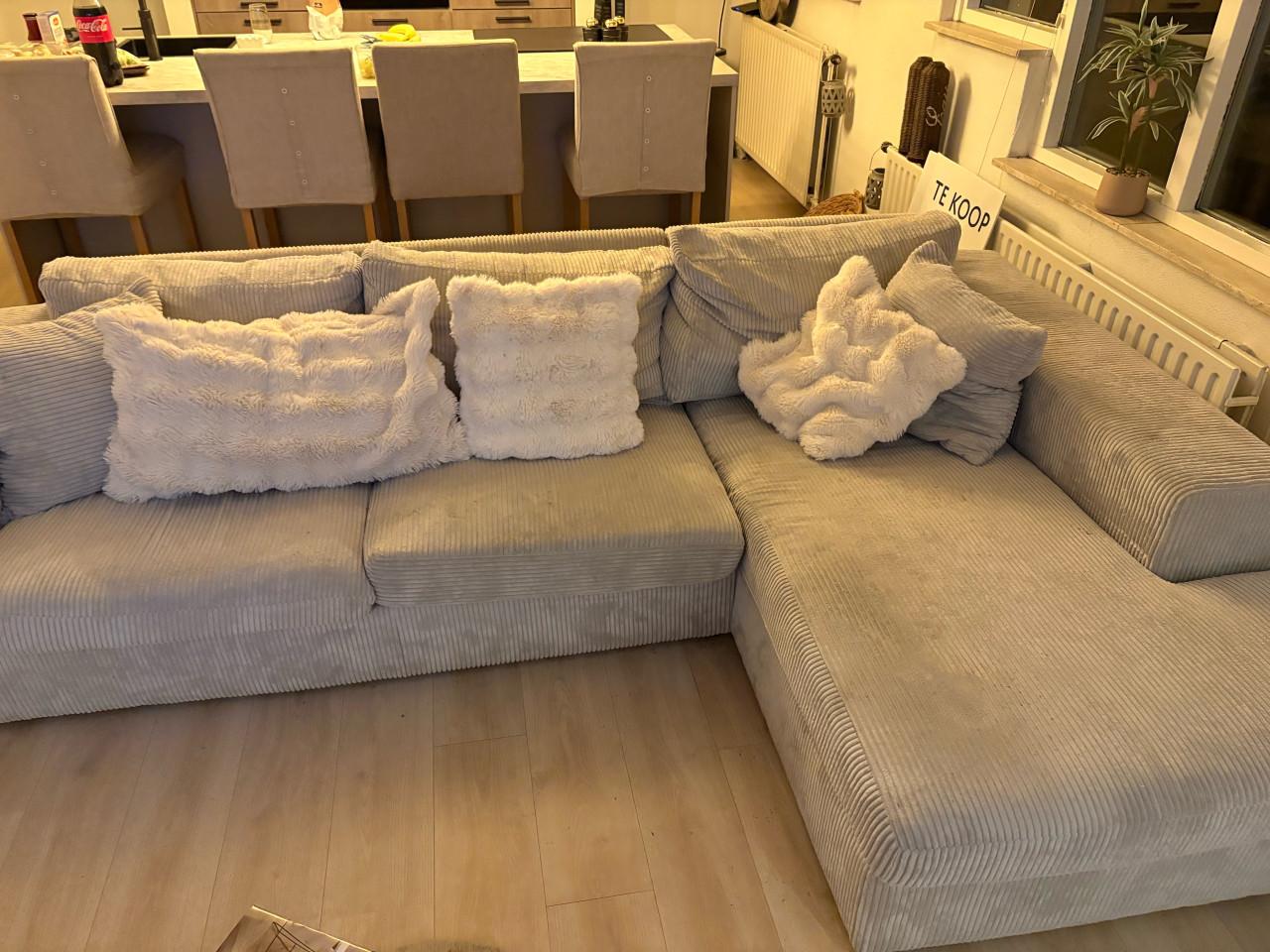 Lounge bank